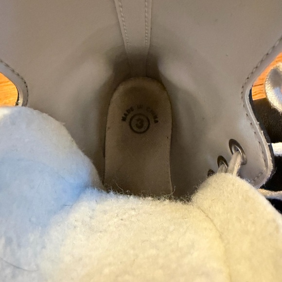 CCM Champion 90 Ice Skates - Picture 5 of 5